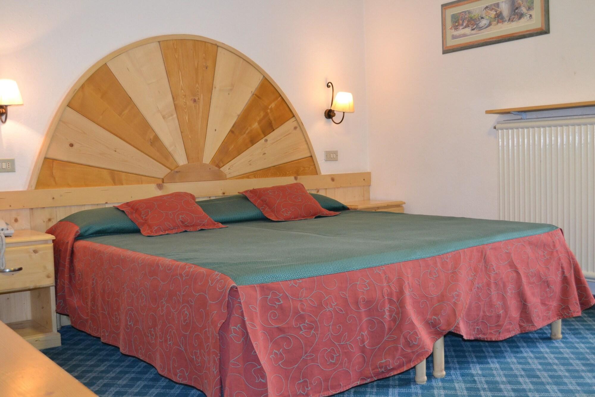 Hotel Corona كارانو المظهر الخارجي الصورة