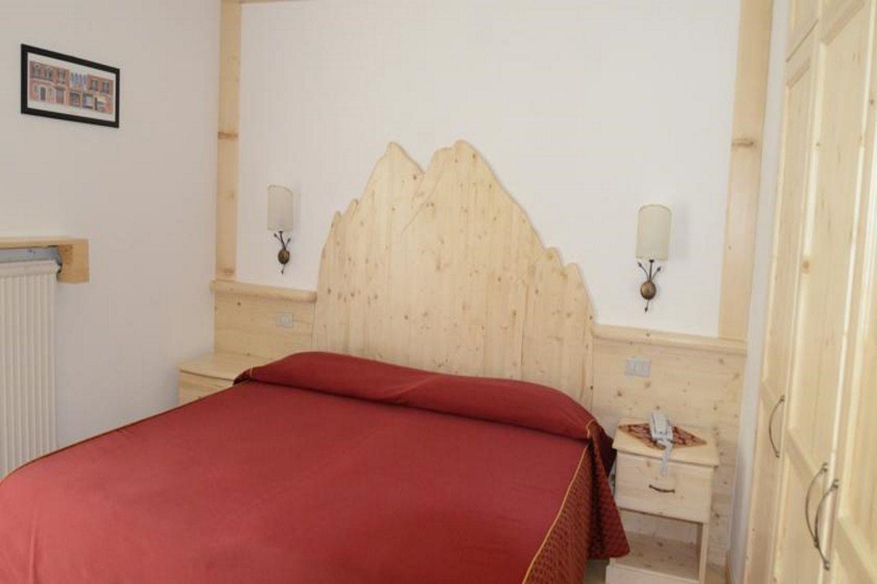 Hotel Corona كارانو المظهر الخارجي الصورة