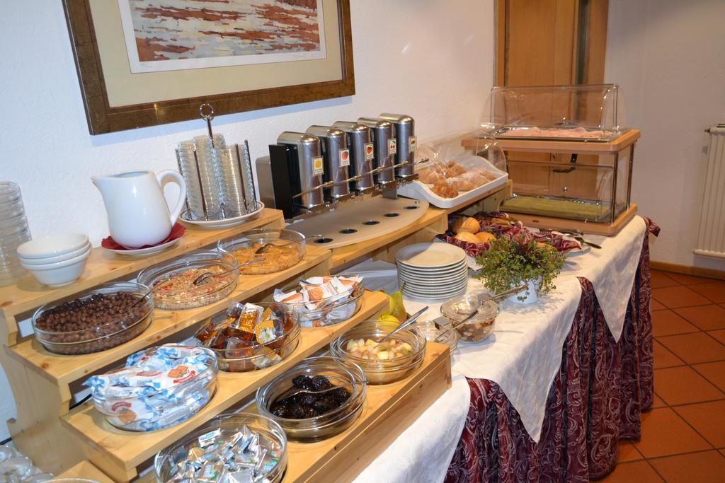 Hotel Corona كارانو المظهر الخارجي الصورة